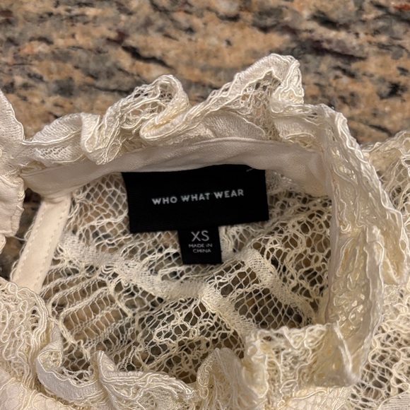 Who What Wear Cream Lace Top - Picture 2 of 5